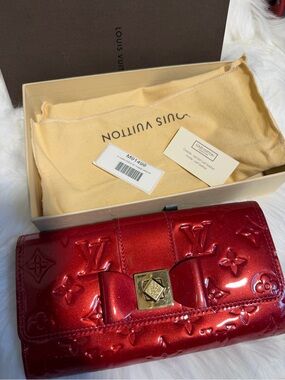 Louis Vuitton Sarah Noeud Pomme D'Amour Red Vernis Long Wallet